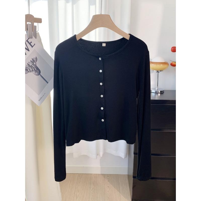 Gentle wind single-row button-up knitted jacket women's spring relaxation versatile short top gray cardigan