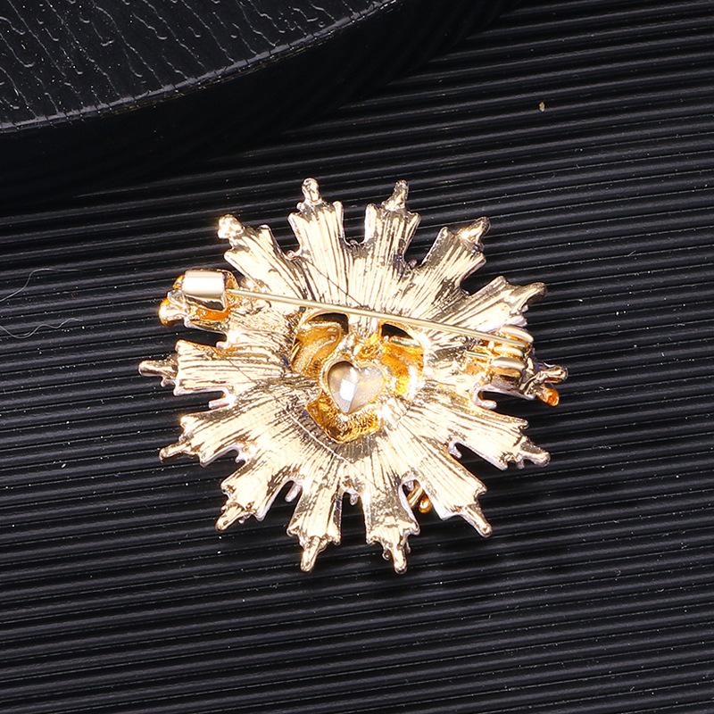 Love Angel Cupid brooch, high-end vintage chest flower for women, pin, waist cinching buckle