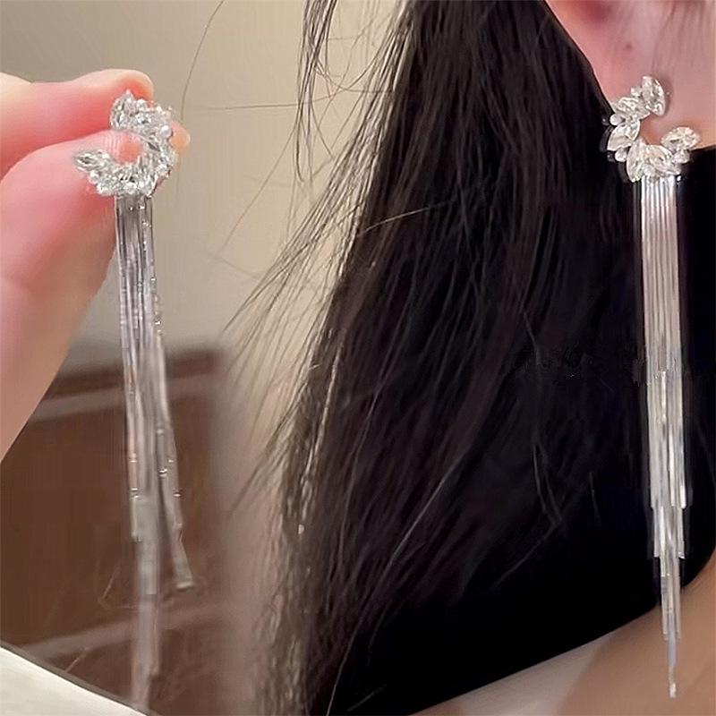 Изысканные французские серьги с лунным кисточкой: Элегантные, Милые, Дорогие Пусеты