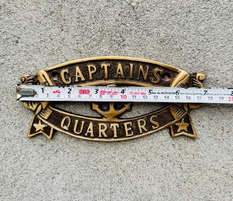 Латунная табличка «Каюта капитана» | Морской декор | Подарок для мужской пещеры | Табличка для женской берлоги | Энби-анклав | Морская настенная табличка