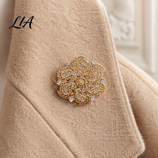 Easy to Wear Brooches Retro Rhinstone Flower Brooch for Women, Golden Plated Alloy Floral Tone Pin Lapel Pin, Clothing Jewelry Accessories Wedding