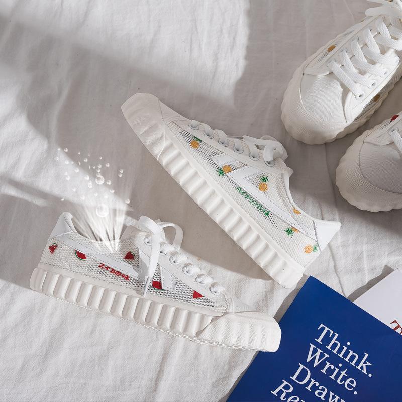 Дышащие парусиновые туфли женские 2025 лето новые универсальные сетчатые туфли студенческие на плоской подошве легкие повседневные спортивные туфли