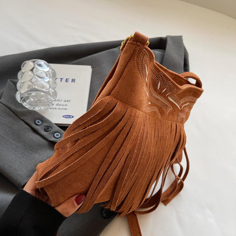 Женская сумка через плечо с кисточками Сумка через плечо