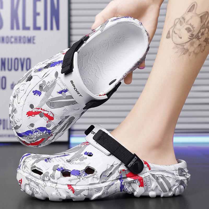 Fashion Summer Men Garden Clogs 2025 Summer Slippers for Men Outdoor Slide Soft Beach Shoes Male Summer Sandals