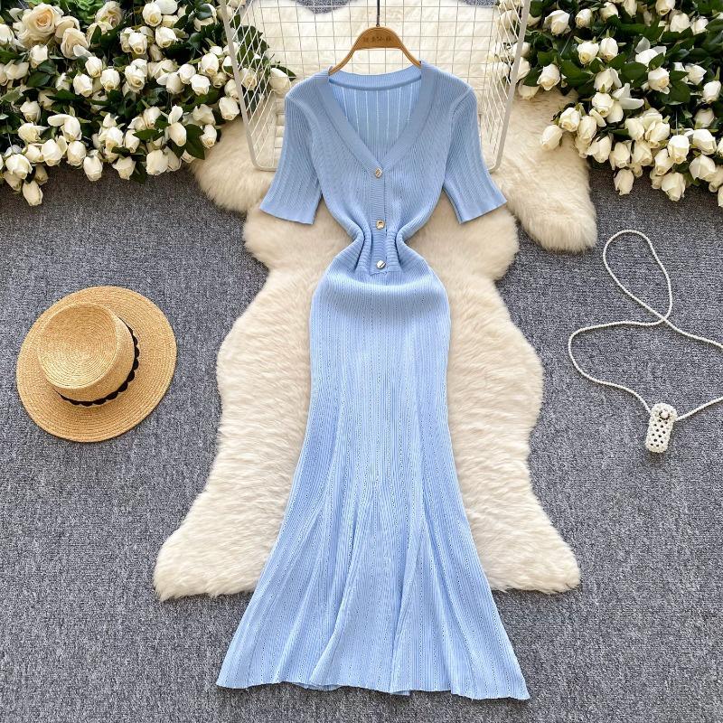 High-end Knitted Dress for Women's Wear In Summer Featuring A Slimming and Elegant Design