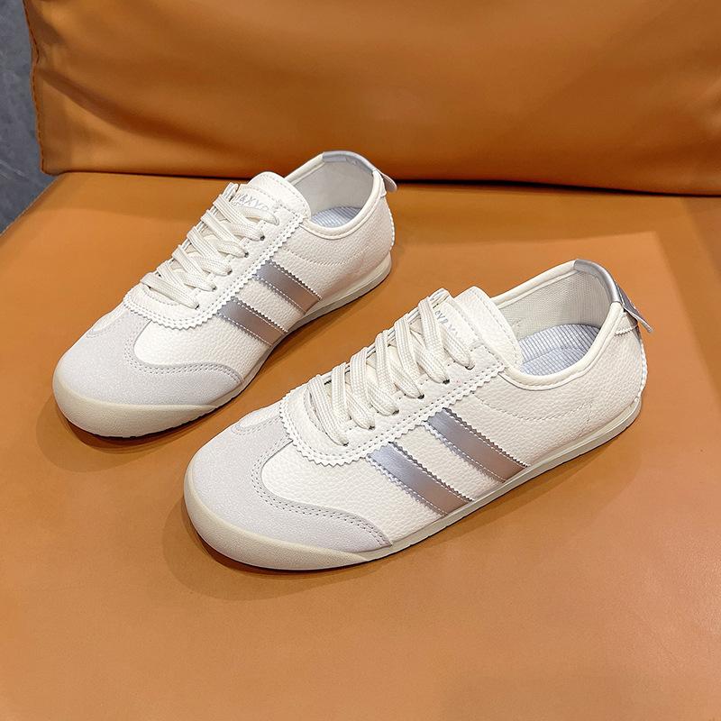 Лето 2024 года, новые мягкие кожаные повседневные кроссовки на плоской подошве для моральных тренировок, корейская версия академических кроссовок Forrest Gump, маленькие белые женские туфли