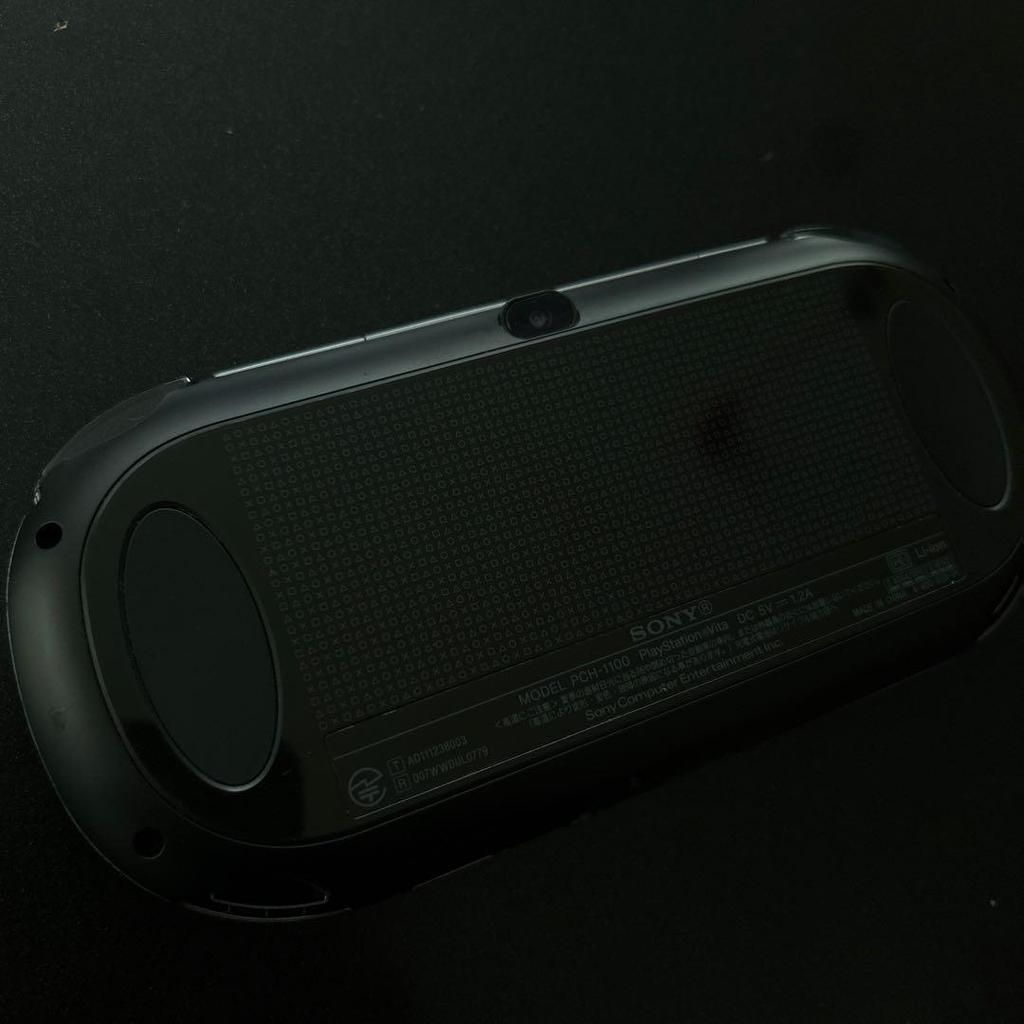 Б/у PS Vita PCH-1000 с картой памяти 16 ГБ