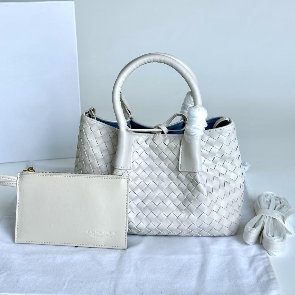 2025 Светлая роскошная трансграничная плетеная женская сумка-тоут из коровьей кожи, мамина сумка для покупок, премиальная женская сумка-мессенджер для commuters