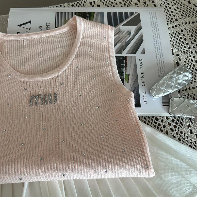 Комплект детского вязаного жилета и плиссированной юбки-брюк в корейском стиле для девочек, лето 2024