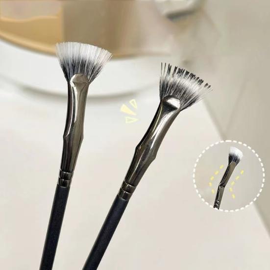 4Pcs Eyelash Brush Long Handle Scalloped Soft Bristles Lash Separation Mascara Fan Brush Women Girls Eye Makeup Tool