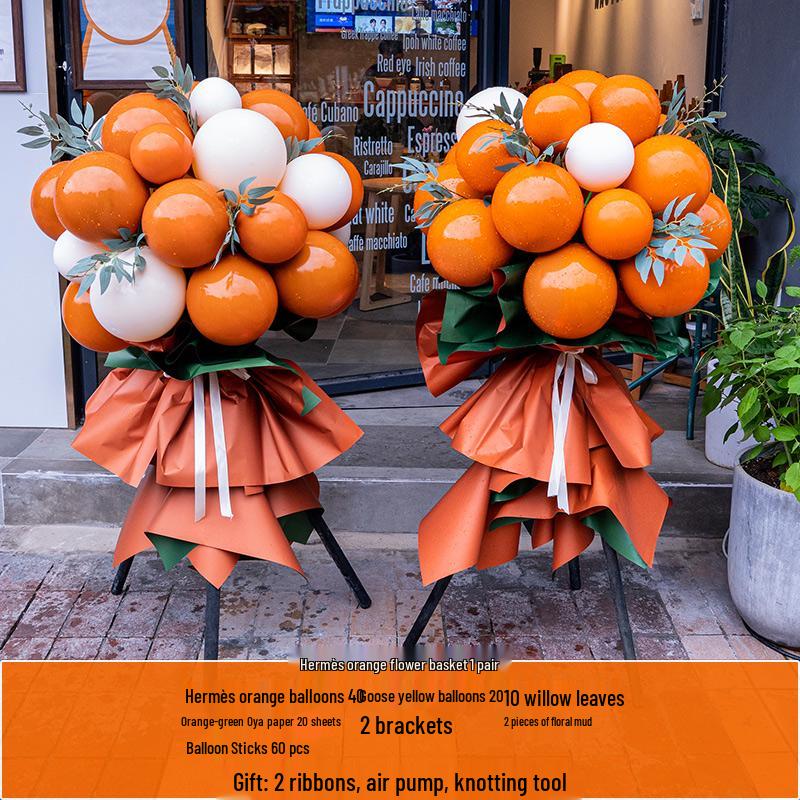 Корзина с цветами-колокольчиками для церемонии вручения дипломов и внутреннего убранства