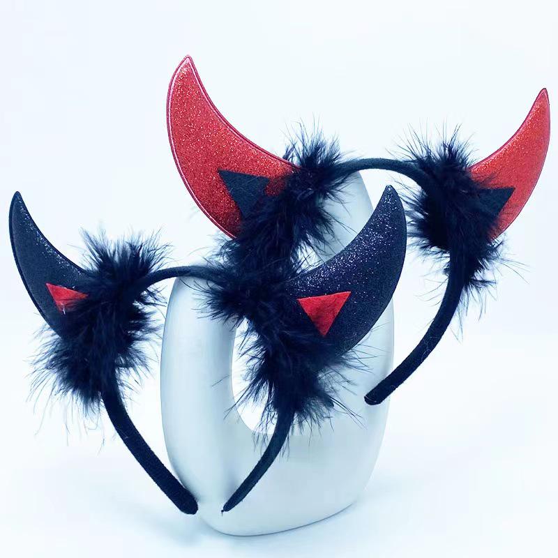 Золотой блестящий головной убор с дьявольскими рожками из пайеток для рождественского и хэллоуинского выступления.