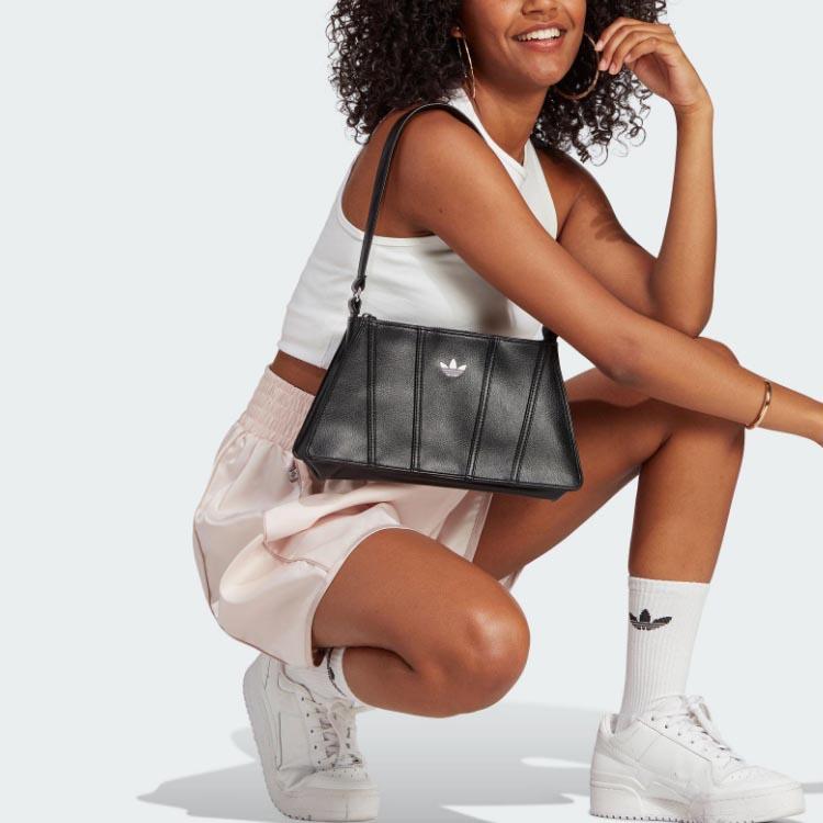 adidas Шорты с высокой талией и принтом логотипа. Женские брюки розового цвета IC8509