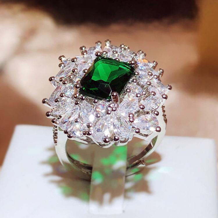 Новое имитация изумруда, полный бриллиант, высокое чувство темперамента, открывающееся кольцо, ювелирные изделия