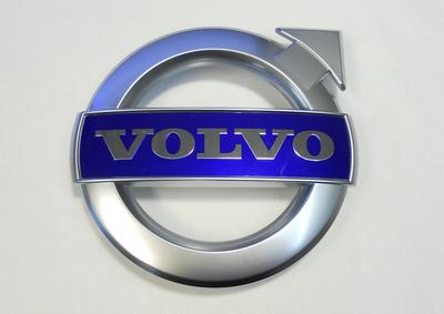 Оригинальная эмблема решетки радиатора Volvo 31383032