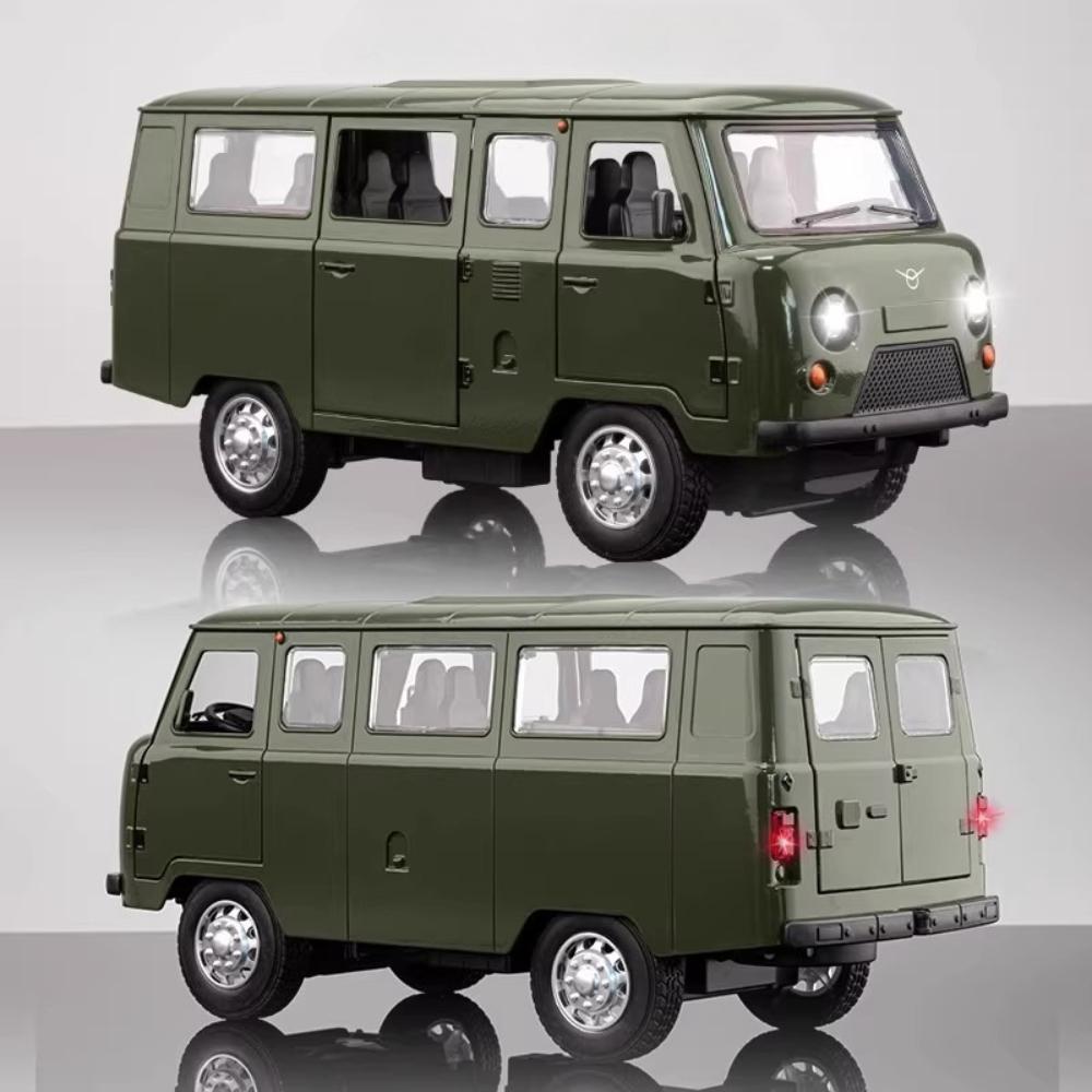 AAYE1 Large Size 1:18 UAZ TRAVELER Car Model Toy Metal Diecast Pull Back Sound Light Models Simulation RV Decoration Boys Presents