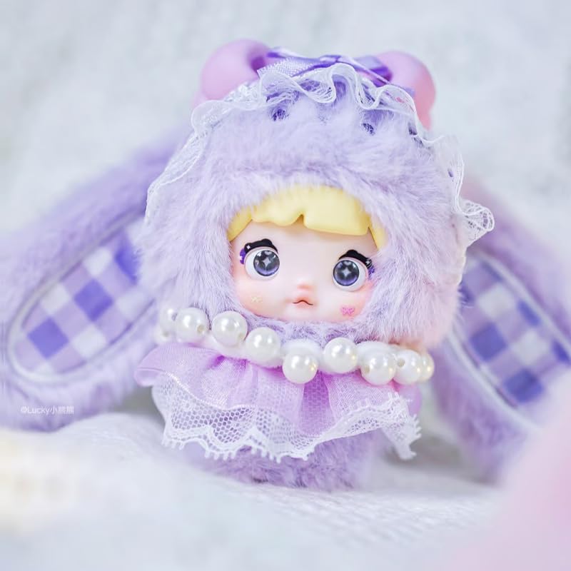 Официально лицензированная фигурка-брелок Yumi Town Nommi Honey Rabbit в формате блайнд-бокс станет отличным подарком или коллекционной фигуркой.