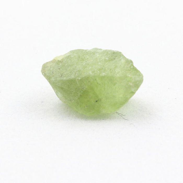 Pierres et Minéraux. Peridot. 2.595 ct. Almklovdalen, Vanylven, Norvège.