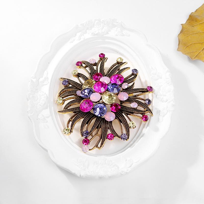 Female Fashion Vintage Rainbow Crystal Sunflower Brooches For Women Luxury Yellow Gold Color Alloy Plant Brooch Safety Pins