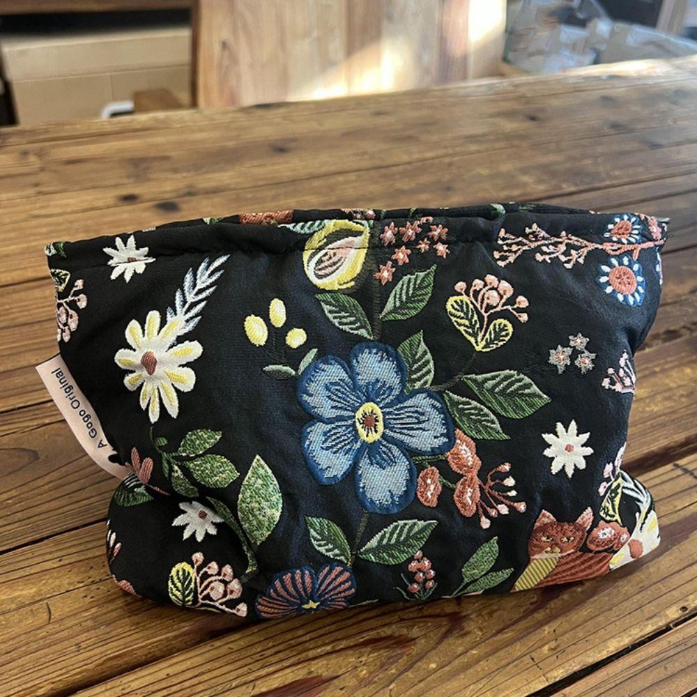 Canvas Embroidered Cosmetic Bag Korean Style Makeup Bag Creative Jacquard Storage Bag Travel