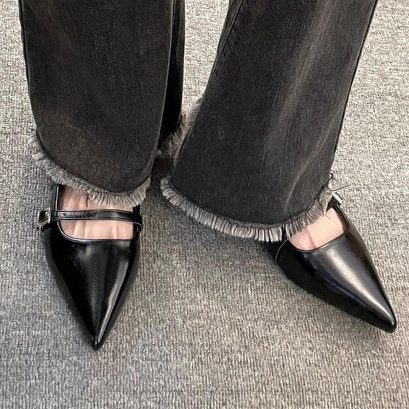 Универсальные сандалии на плоской подошве с сумкой, женская обувь 2025, новые Мэри Джейн с юбкой, остроносые, с нишевым темпераментом, одинарные туфли