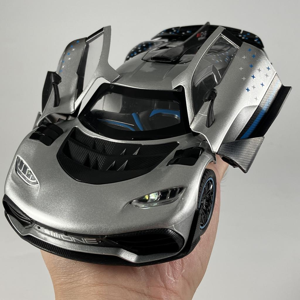Спрей 1:24 Mercedes Benz Amg One Гиперкар Литой Металлический Модель Машинки Декор для Дома и Рабочего Стола Компьютера Праздничная Игрушка