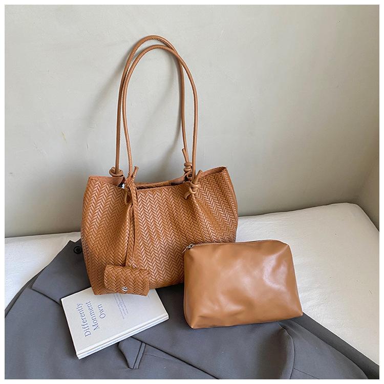 Retro Woven Pattern Big Bag Women 2025 New Fashion High Sense Tote Bag Large Capacity Commuter Armpit Bag