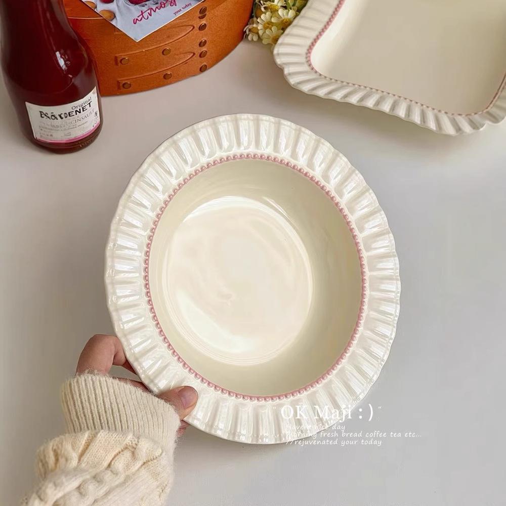 Тарелка с кружевом из кремового ветра Керамическая тарелка с особым красивым узором Дорогостоящая обеденная тарелка Фруктовый салат Десерт