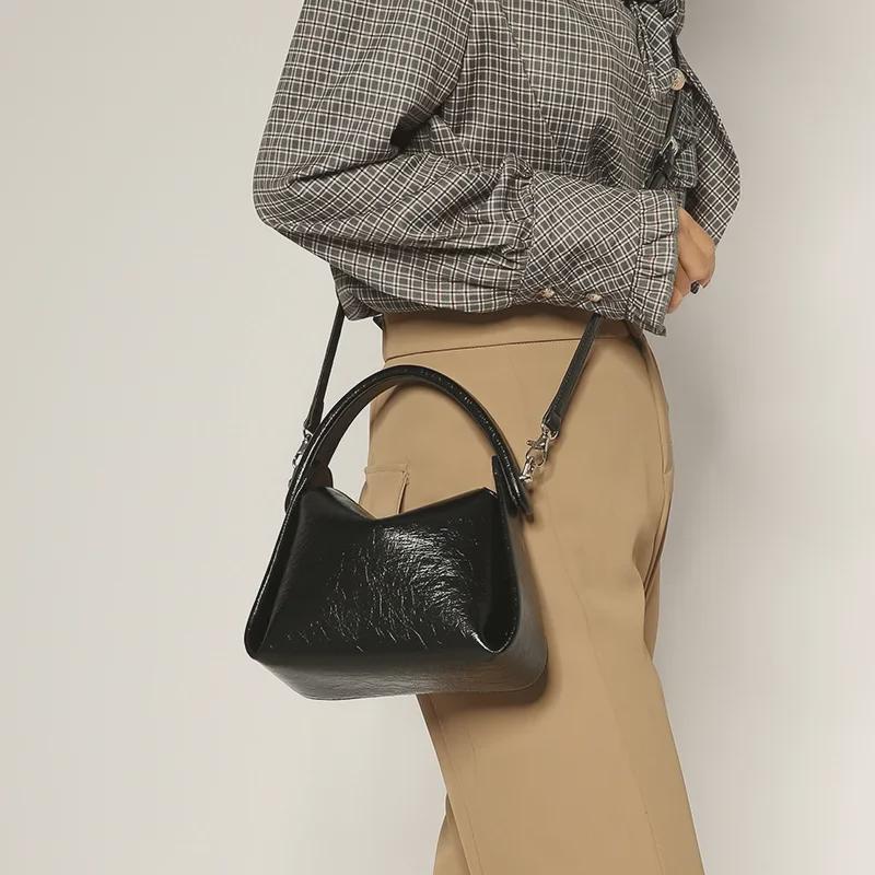 Женская сумка через плечо Soft Crackle весна/лето 2024 года — шикарный, простой дизайн на одно плечо