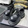 Женские кожаные туфли в британском стиле с большой головкой, осень 2024 года, новые туфли в стиле ретро-колледжа с квадратной головкой, на шнуровке, с завышенной подошвой