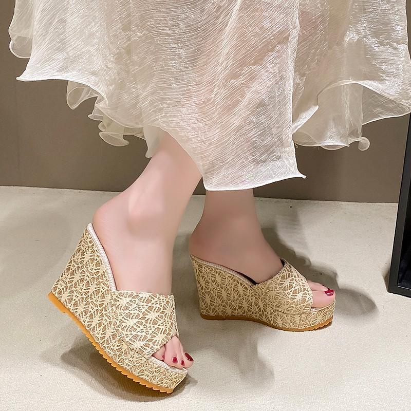 2024 Новые летние высококачественные женские тапочки, модные однотонные туфли с открытым носком, большого размера, на танкетке, женские пляжные туфли на очень высоком каблуке