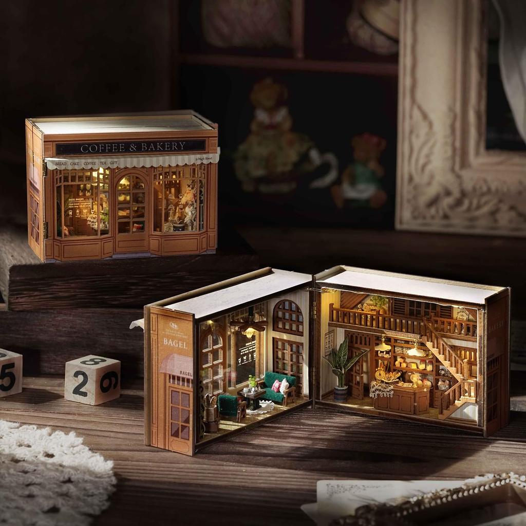 CUTEROOM Кукольный домик для детей Деревянный миниатюрный набор 'Кофе и выпечка' (Сделай сам Игрушка ручной работы Хлеб Торт Кофе Чай Украшения в комплекте) Отличный подарок (МИНИ111)