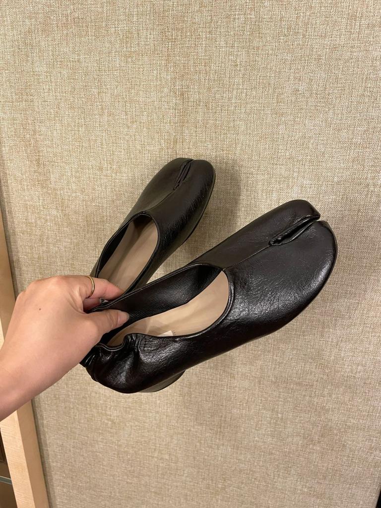 Мода весна-лето 2025 Мягкая кожа Разделенный палец Женские туфли-лодочки Повседневные Удобные На низком каблуке Обувь Таби Балетки Женские