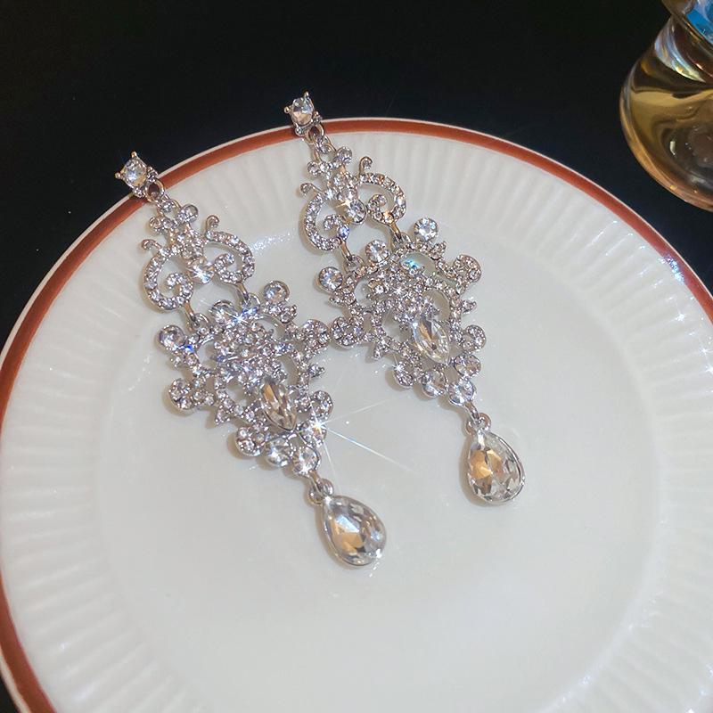 Серебряная Игла Корейские Серьги-Капли со Стразами в Стиле Корейского Двора: Элегантные Высококачественные Модные Серьги-Гвоздики