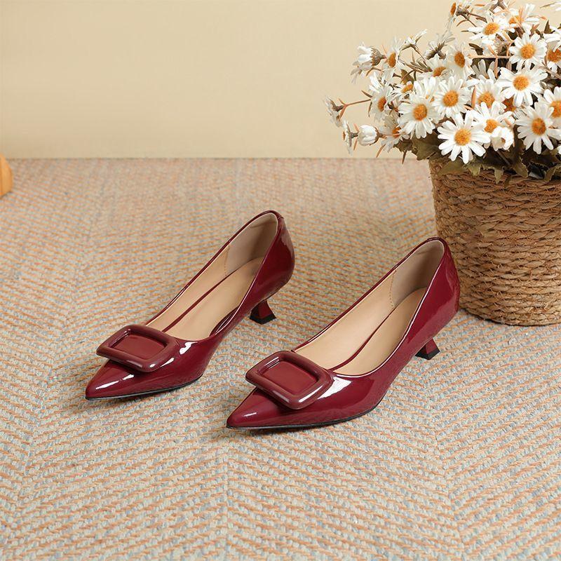 French versatile single shoes women's 2025 spring and summer new fashionable and comfortable pointed square buckle shallow mouth temperament thin hee