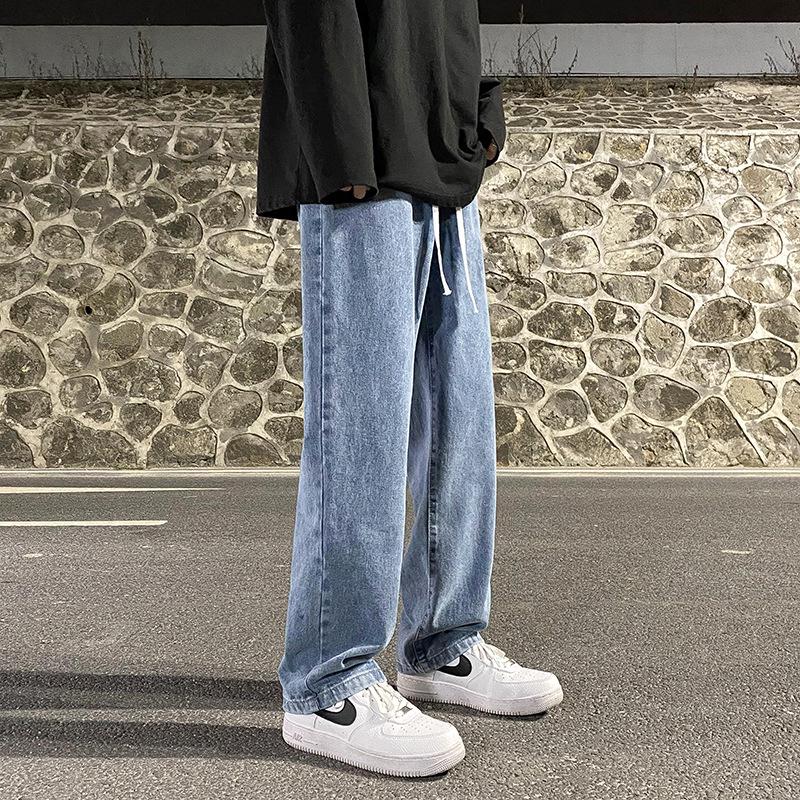 Мужские светло-синие джинсы с широкими штанинами и эластичным поясом — весенний повседневный уличный стиль