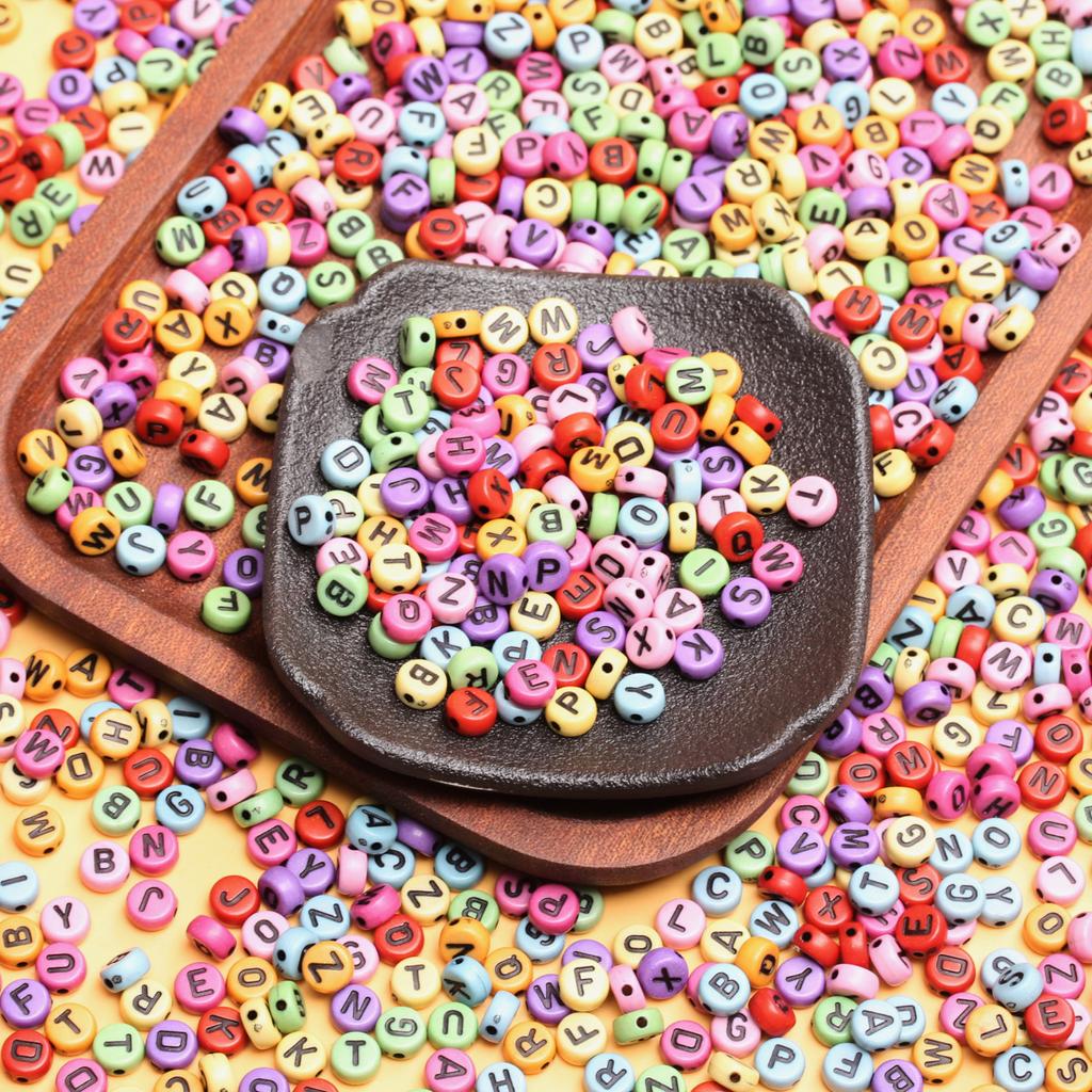 500 г акриловые ювелирные аксессуары, плоские бусины с буквами, квадратные бусины разных цветов, свободные бусины
