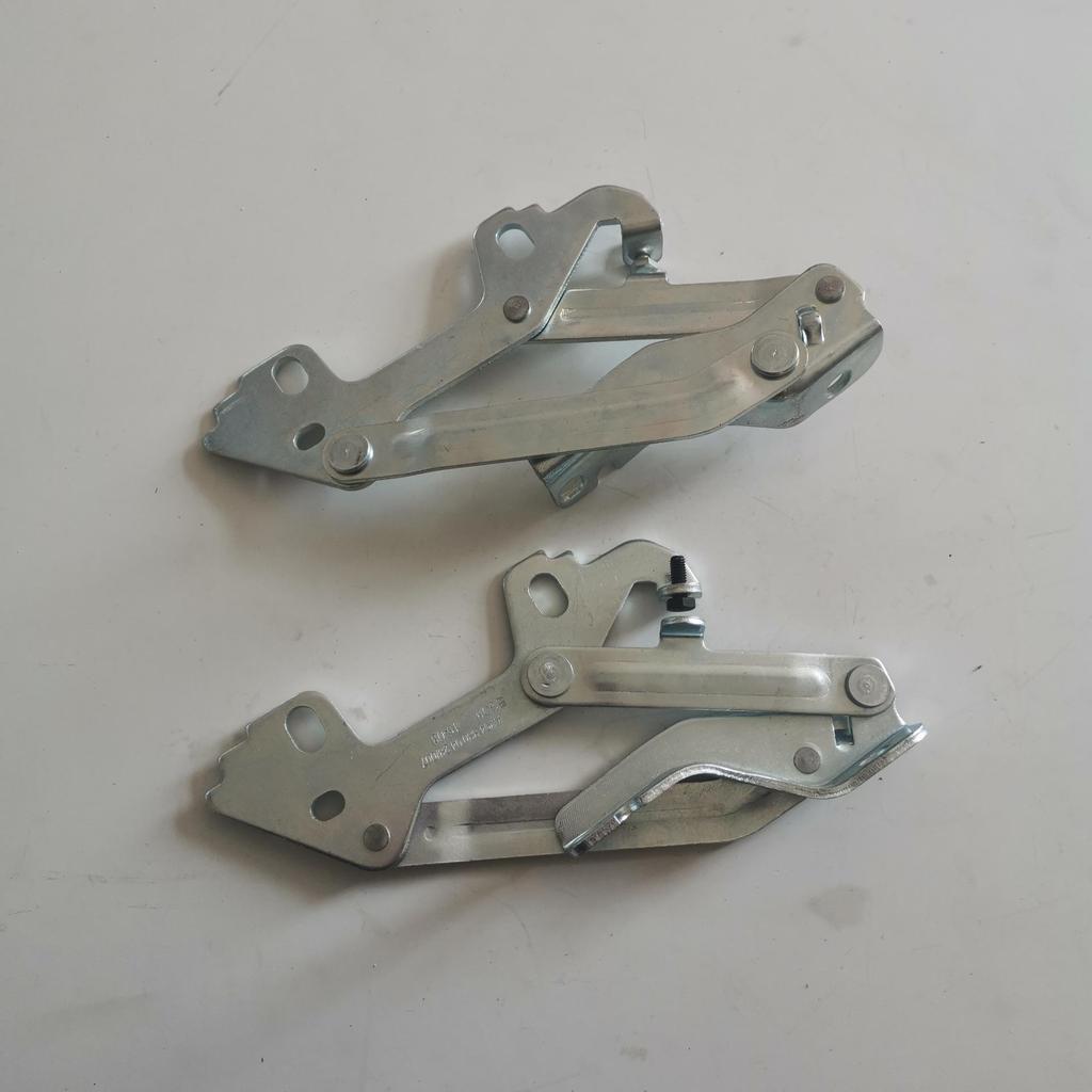 Передняя петля капота для Mercedes-Benz GLK-Class X204 (Номер детали #2048800328)