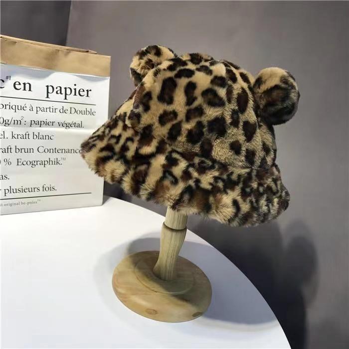 Kawaii милая панама с леопардовым принтом и медвежьими ушками для женщин, повседневная зимняя теплая флисовая шапка из искусственного меха Ins, дизайнерская уличная панама