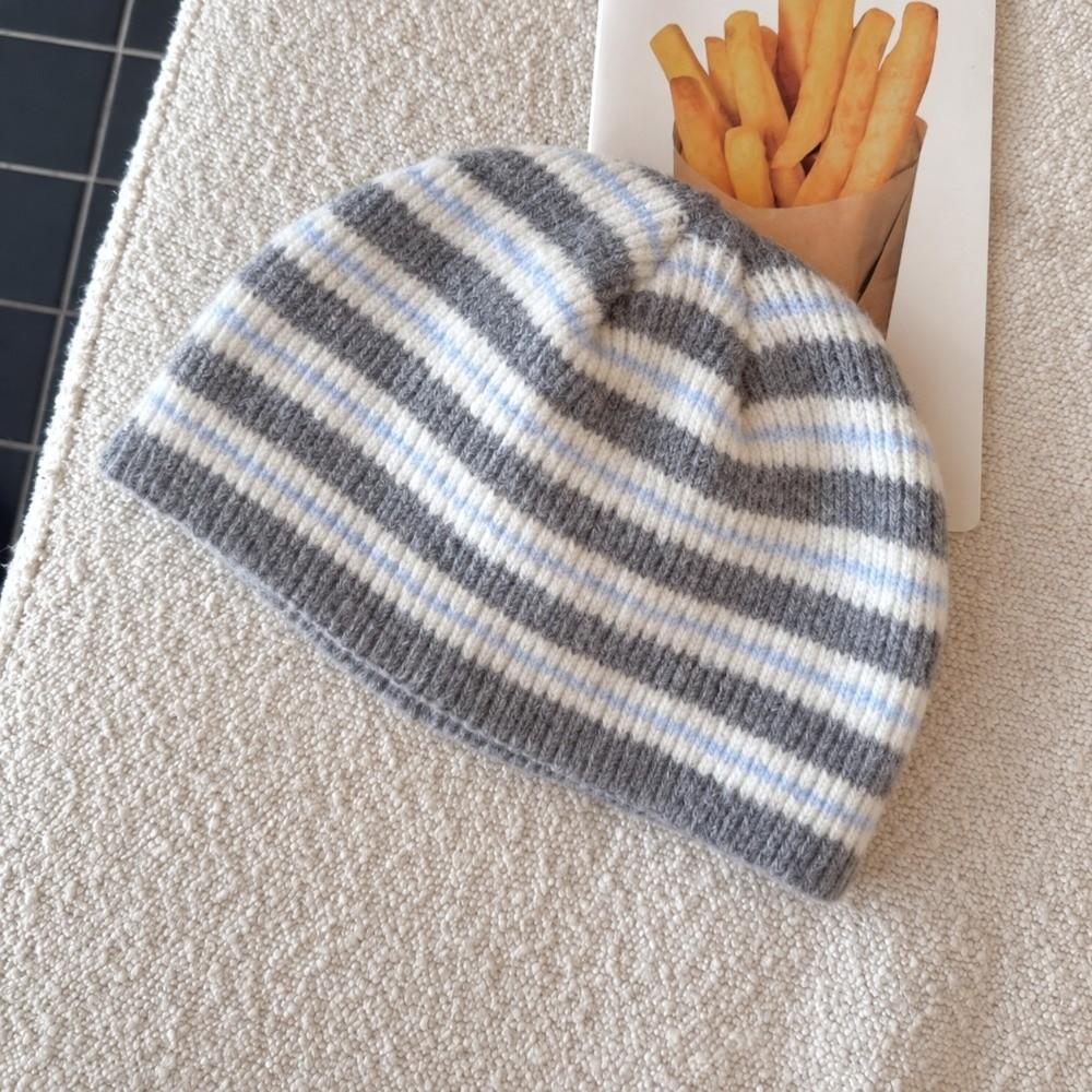 Polyester Warm Winter Beanie 56-58cm Size Soft Cold Proof Hat Stripe Knitted Beanie Hat Student