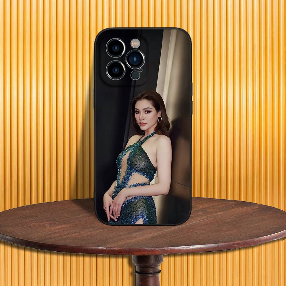 Чехол для телефона Faye Peraya Malisorn для iPhone 17,16,15,14,13,12,11,Pro,Max,Plus,X,XS,SE4,E,Mini, Мягкий черный чехол