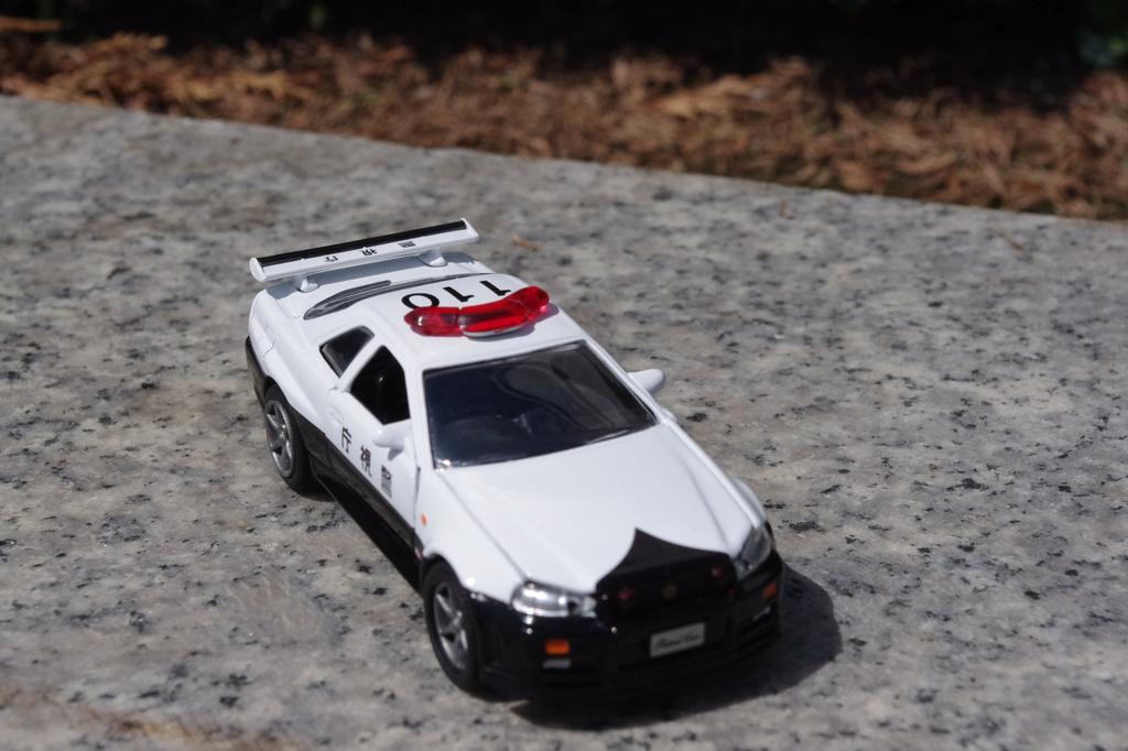 Diapet DK-3101 Масштаб 1/43 Машина дорожной полиции Nissan Skyline GT-R