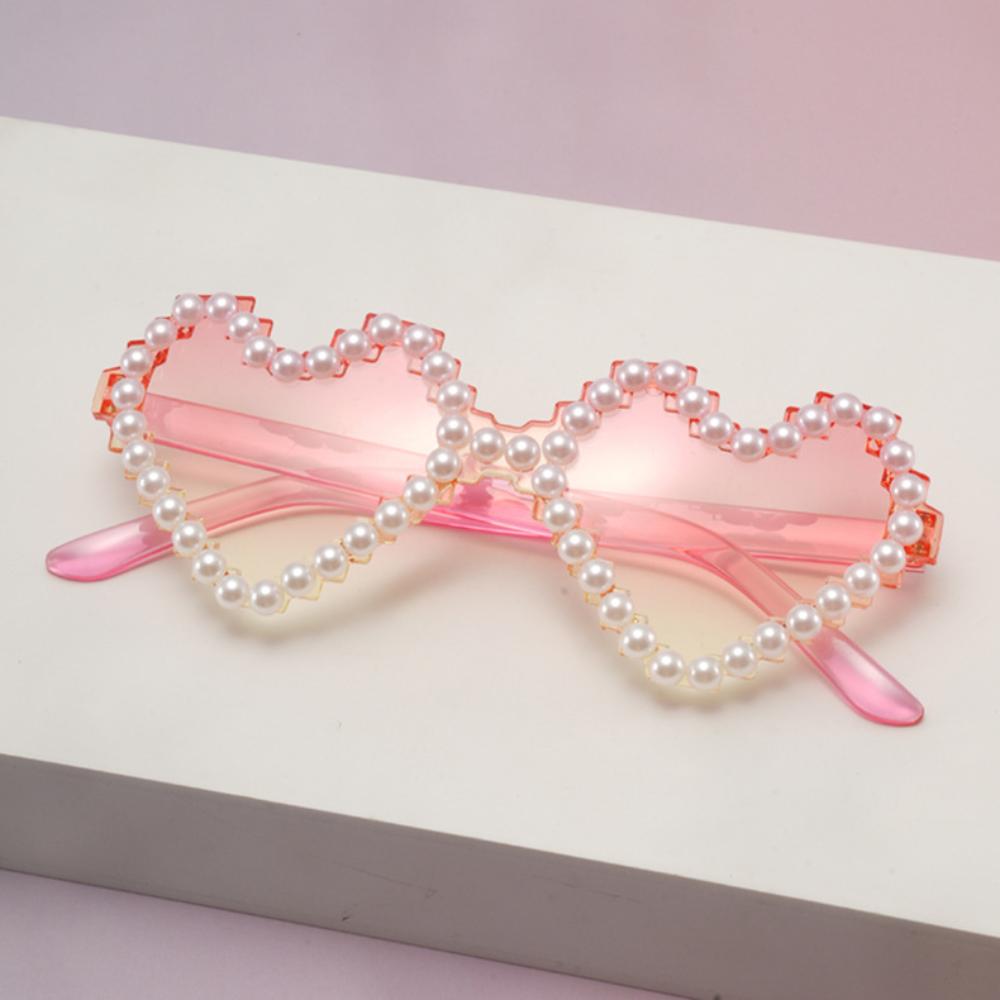 2026 New Heart Pearl Sunglasses Unisex Fashion Party Glasses UV400 Protection Black Frame Fashionable All-Match Style