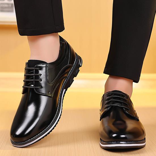 Men's Patent Leather Business Leather Shoes with Toe Tips, Slim Fitting Leather Shoes for Men's Fashionable Leather Shoes