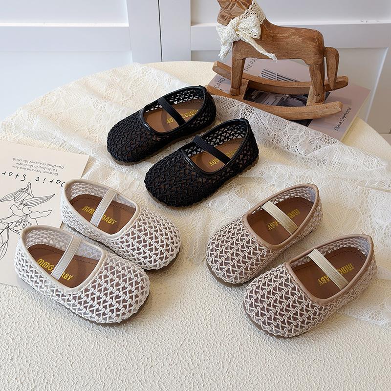 Girls' hollowed-out leather shoes2026Spring and Autumn New Style Children's Soft Sole Mesh Loafers for Girls, Simple Woven Trendy Shoes