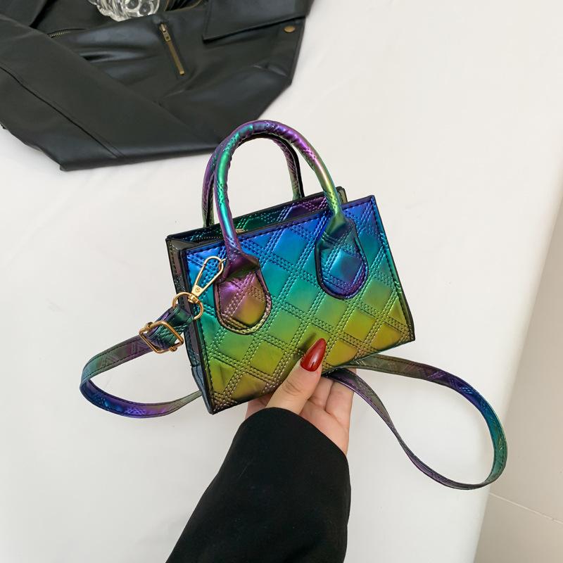 Весна Новая Модная Повседневная Сумка на Одно Плечо Простая и Красивая Женская Сумка Кроссбоди Для Поездок Маленькая Квадратная Сумка