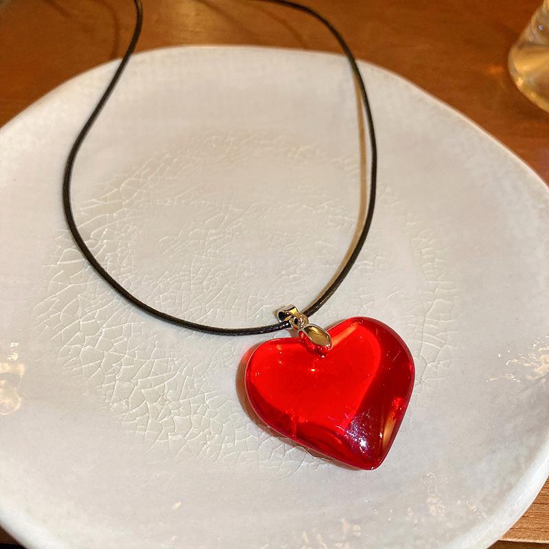 Red Glass Love Pendant Necklace - Stylish, Simple, and Versatile Clavicle Jewelry for Women.