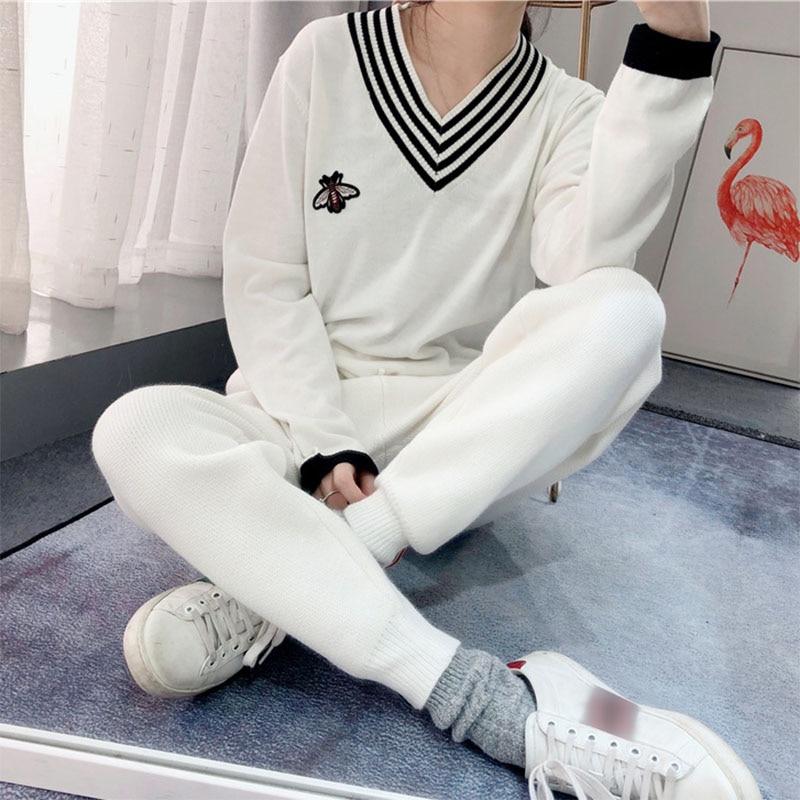 Женский свитер с вышивкой пчелы в европейском стиле на весну и осень C-019