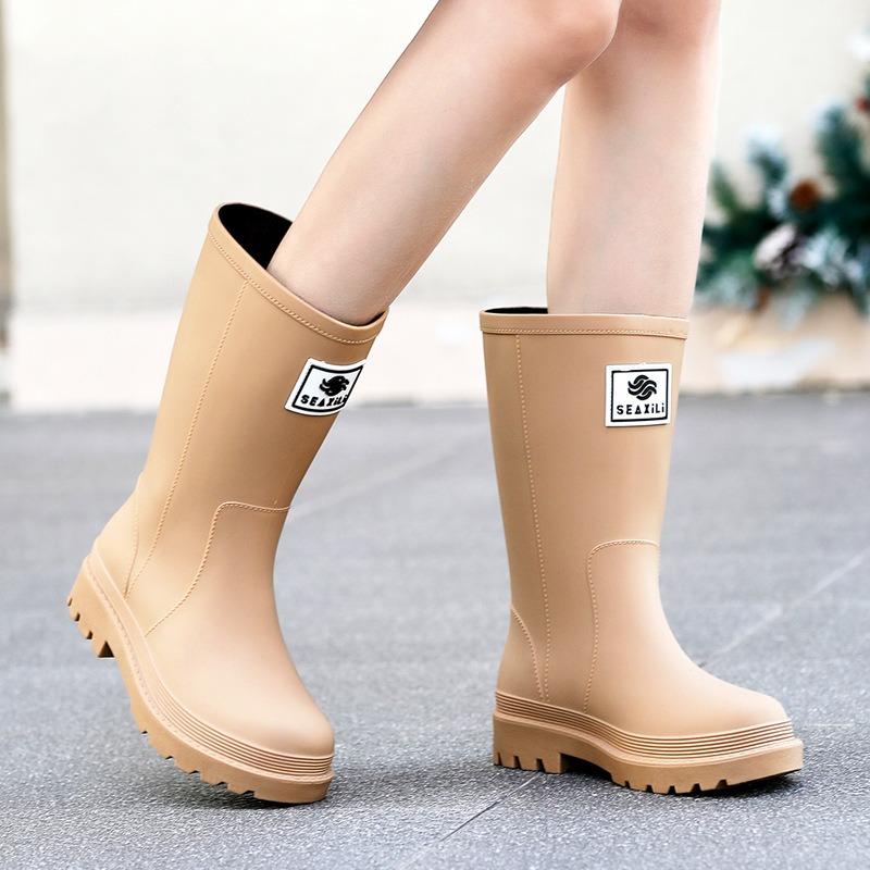 Новые женские непромокаемые ботинки средней высоты, нескользящие водные ботинки, модные резиновые ботинки на толстой подошве, зимние бархатные резиновые ботинки