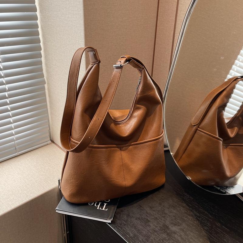 Retro Underarm Bag Women's New Versatile Fashion Tote Bag Niche Large Capacity Mother and Child Shoulder Bag